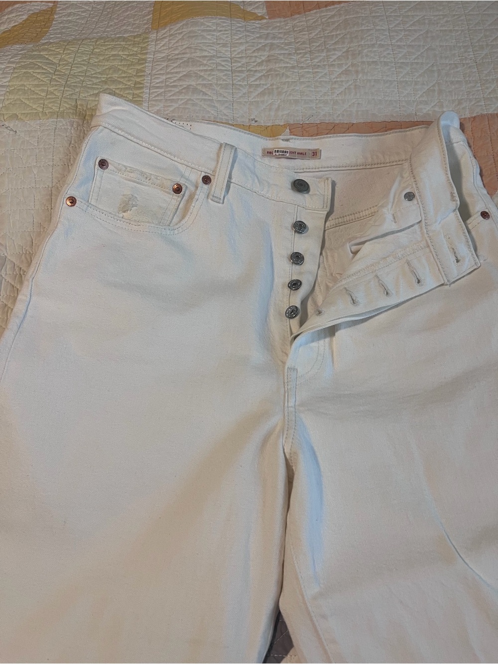 Levi’s Women's White High-Rise Button-Fly Jeans
